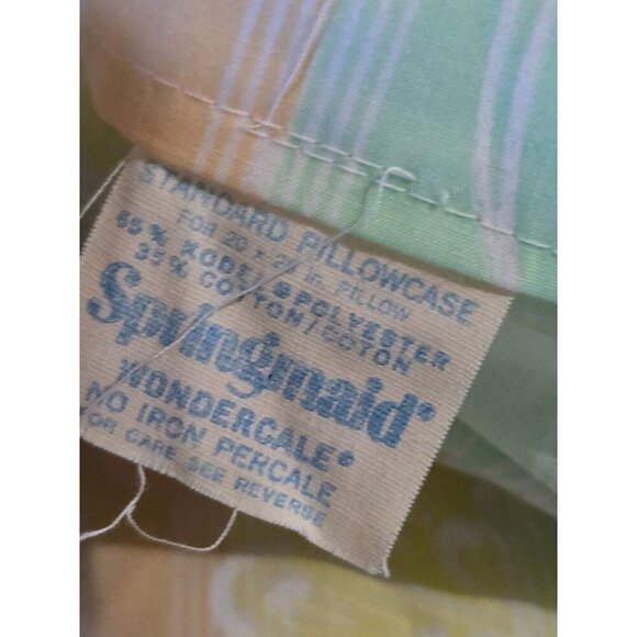 Vintage Springmaid Pastel Butterfly Set of 2 Pillowcases - Picture 9 of 12